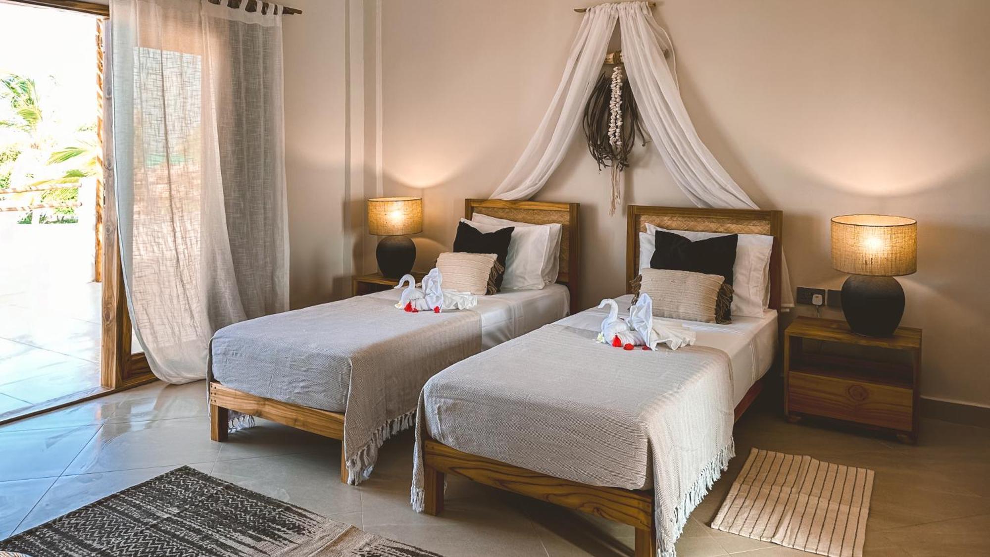 Kaskazi Hotel Zanzibar Джамбиани Екстериор снимка