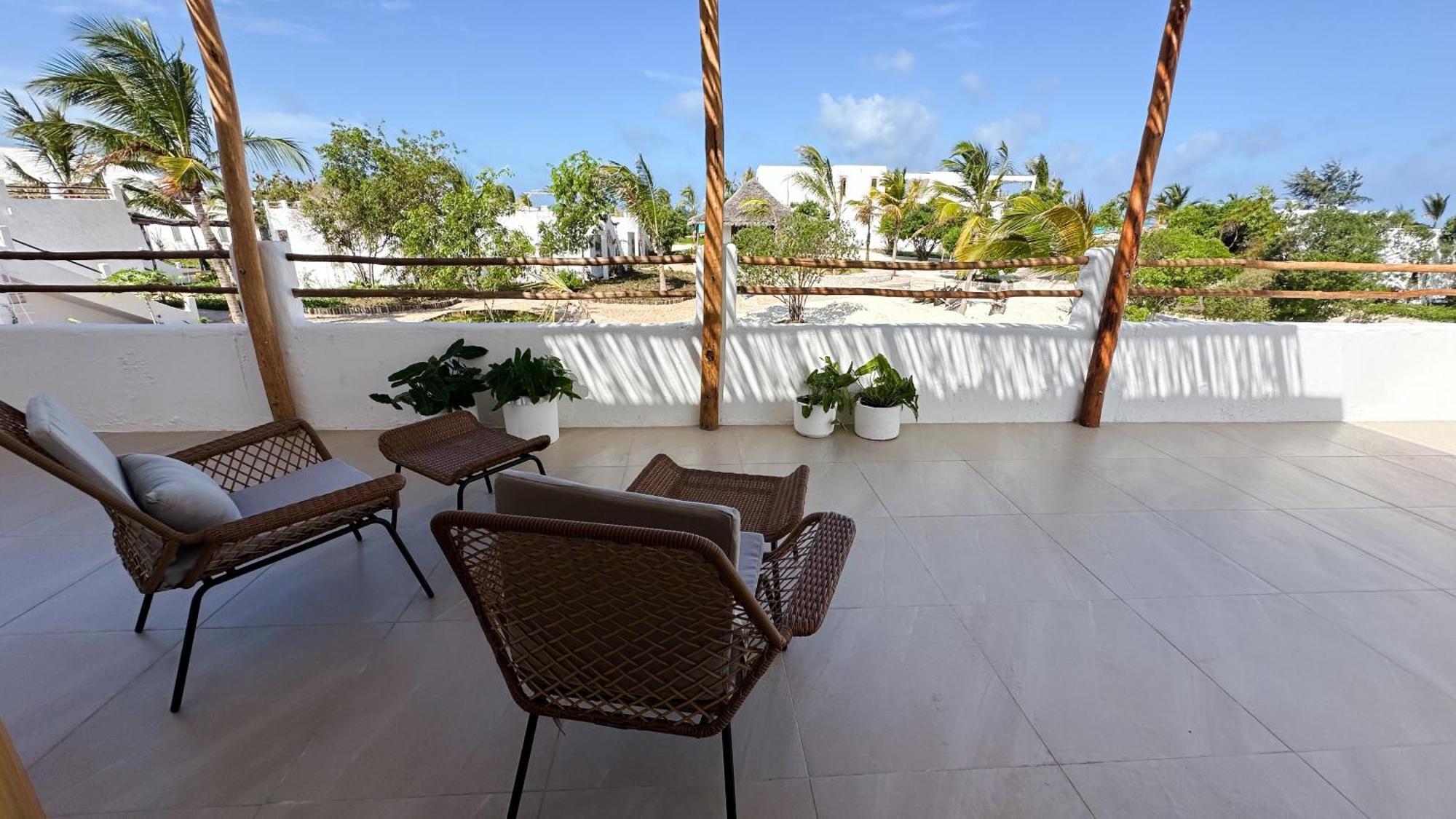 Kaskazi Hotel Zanzibar Джамбиани Екстериор снимка