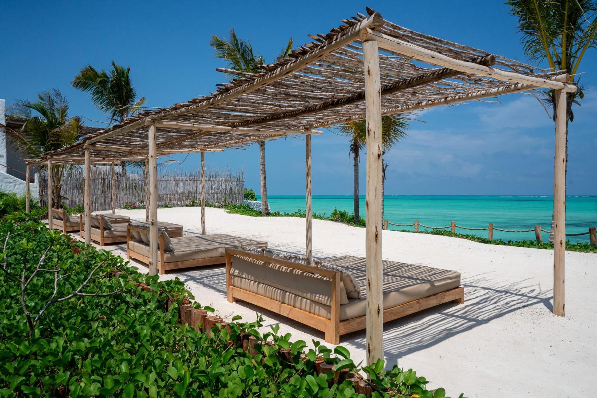 Kaskazi Hotel Zanzibar Джамбиани Екстериор снимка