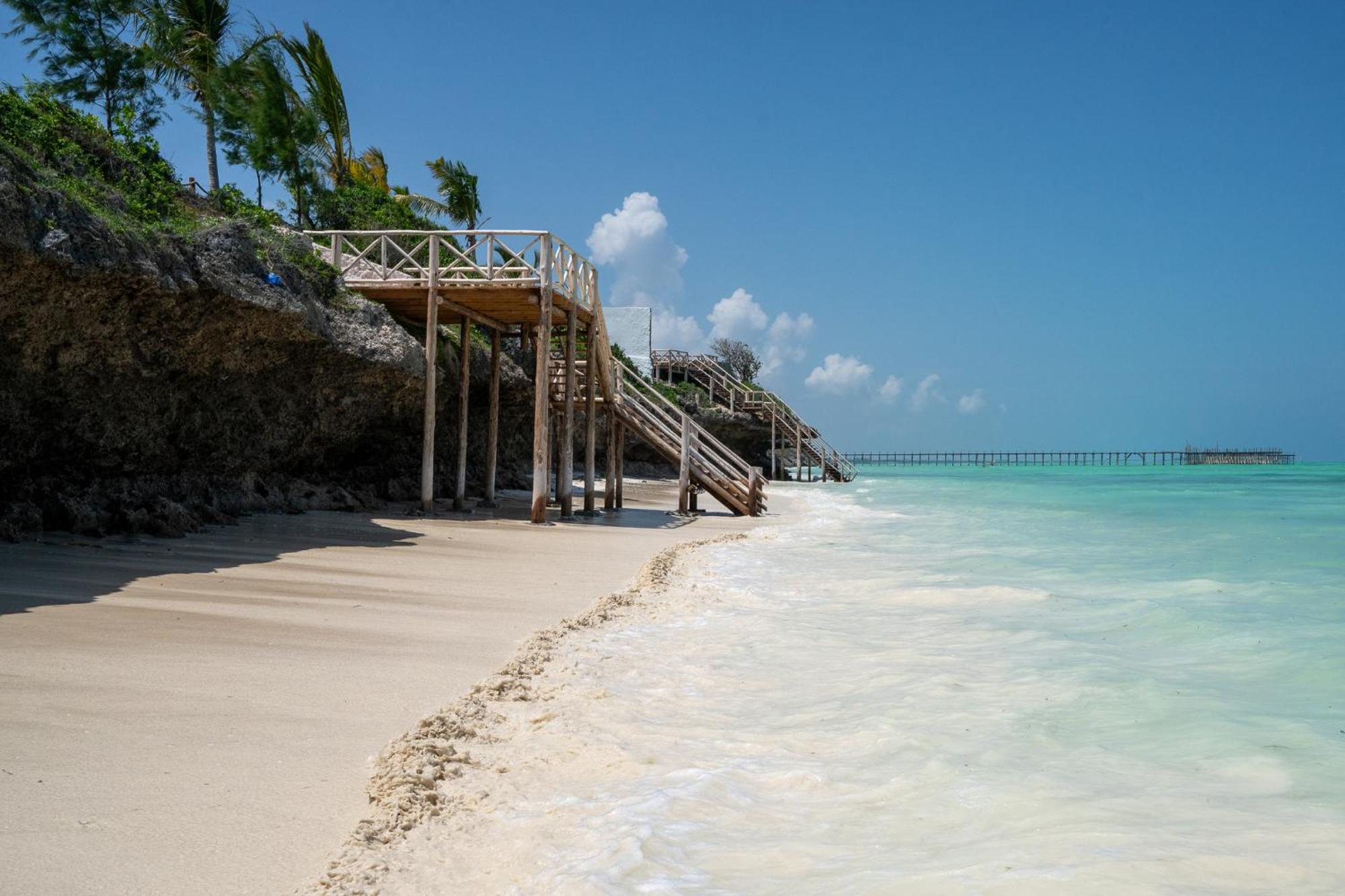 Kaskazi Hotel Zanzibar Джамбиани Екстериор снимка